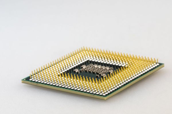 What is a server processor - how it works and how it differs from a home processor?