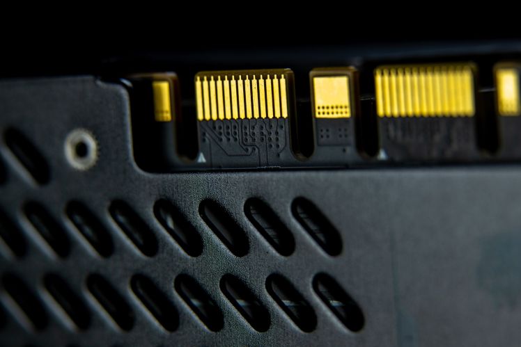 RAID in AI servers – when is SSD enough and when do you need NVMe?