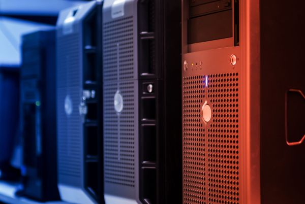 How to choose a workstation for your company – a step-by-step guide