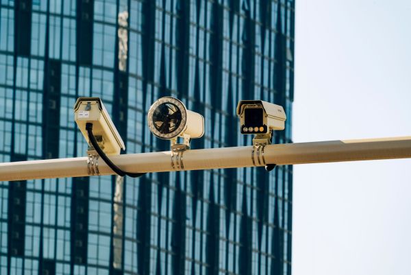 Which server to choose for video surveillance (CCTV/NVR) – how to match equipment to the number of cameras?