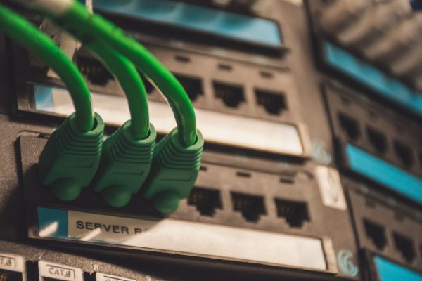 AI servers – is it better to buy GPU hardware on-premise or pay for cloud?