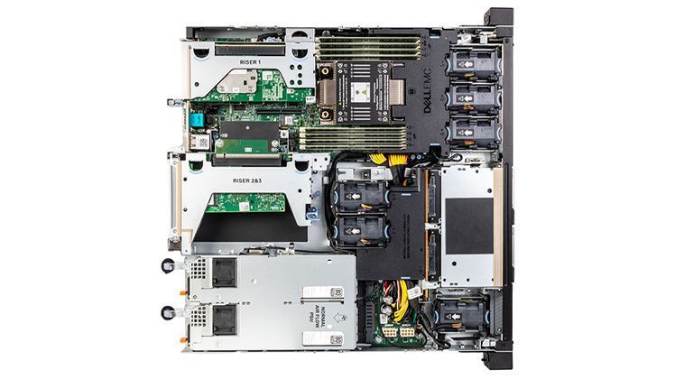 Rack server with RAID controller